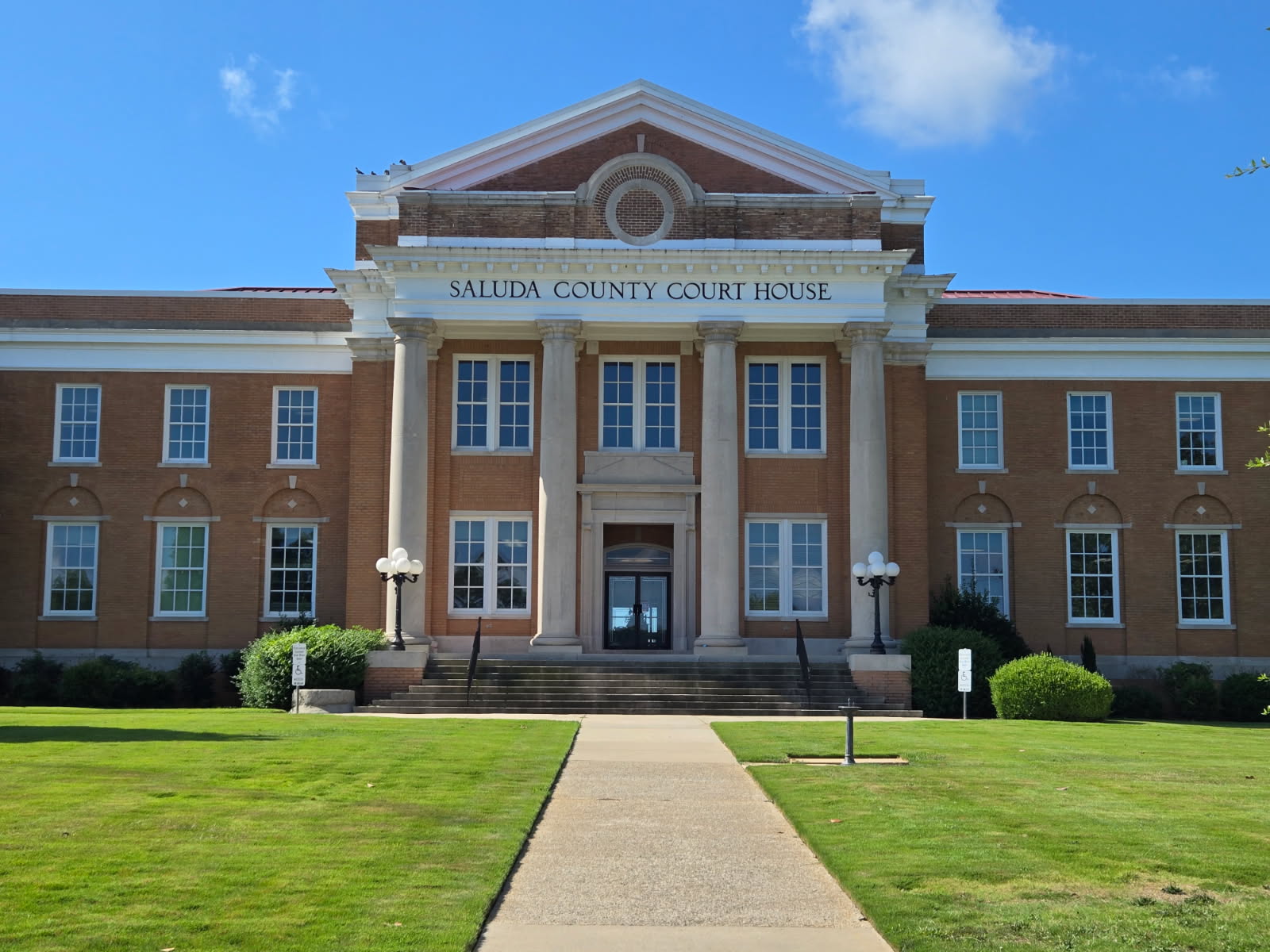 Saluda County Courthouse Saluda County Courthouse in Saluda, South Carolina